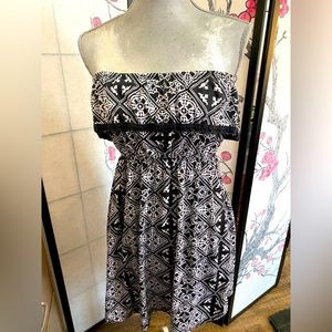 Faded Glory Small Strapless Black & White Dress